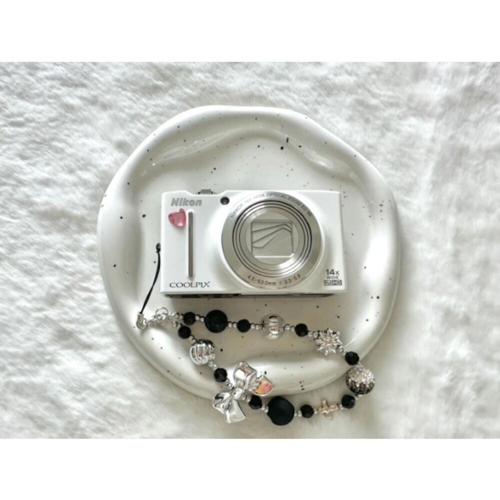 Nikon Black and Silver Cameras-and-accessories